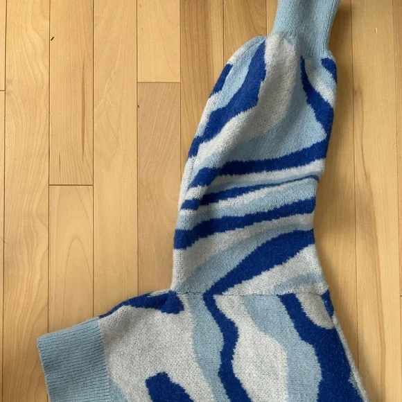 ~Fall sweater~ - Picture 3 of 4